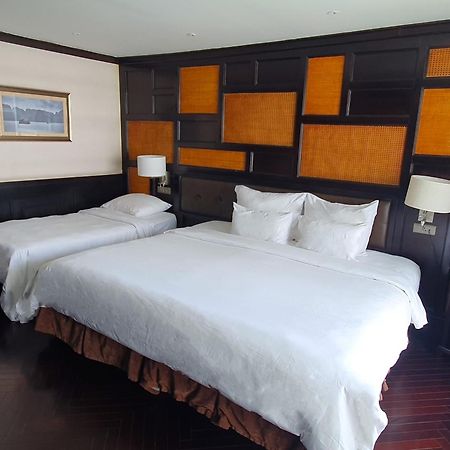 Ambassador Cruise Halong Bay Hotel Ha Long Exterior photo