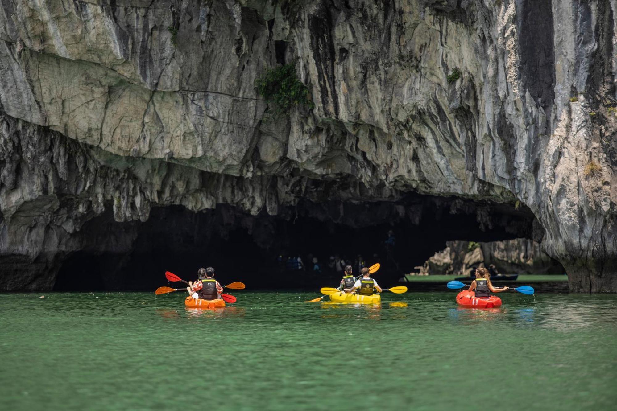 Ambassador Cruise Halong Bay Hotel Ha Long Exterior photo